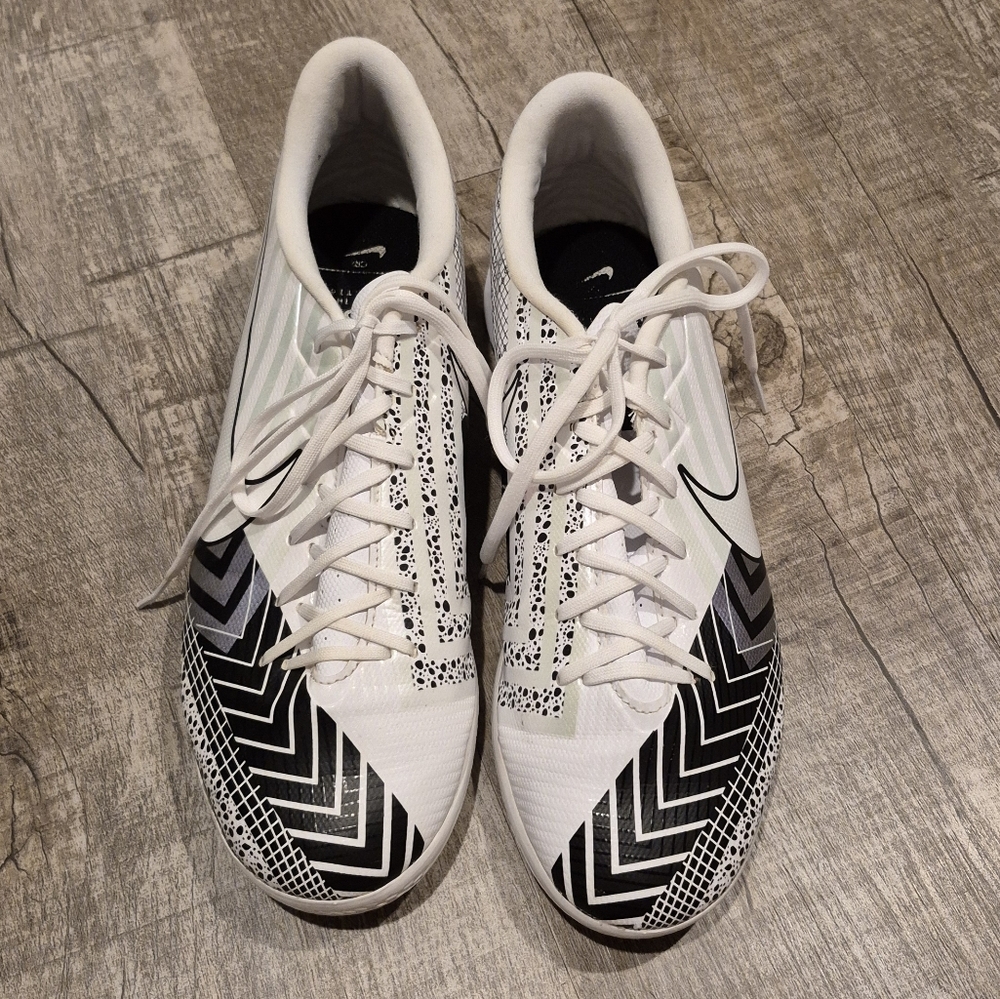 Nike Mercurial Vapor 13 Academy indoor soccer Mens shoes size 8.5